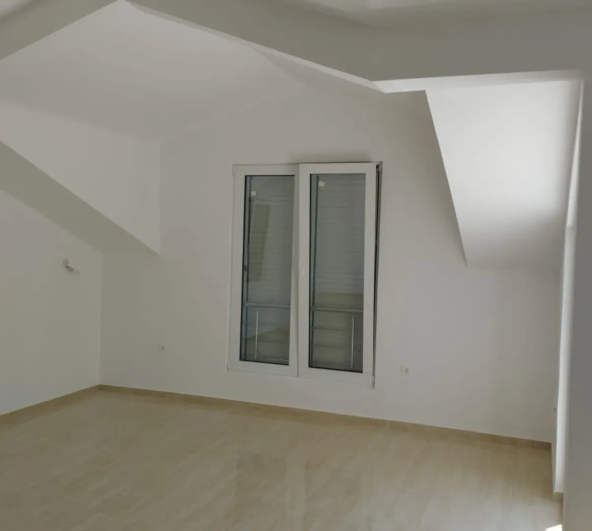 Prodaja, dvosoban stan, 74m², Herceg Novi, Crna Gora