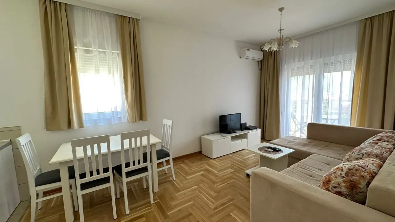 Rent, two bedroom apartment, 55m², Golubovina, Budva