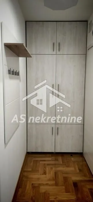 Izdavanje, dvosoban stan, 40m², Đeram Pijaca, Beograd