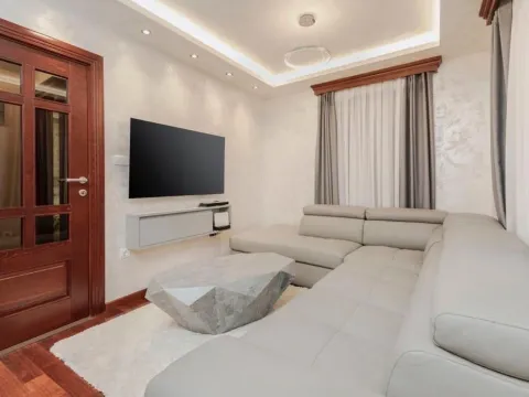 Prodaja, jednosoban stan, 37m², Stari Grad Kotor, Kotor - image 4