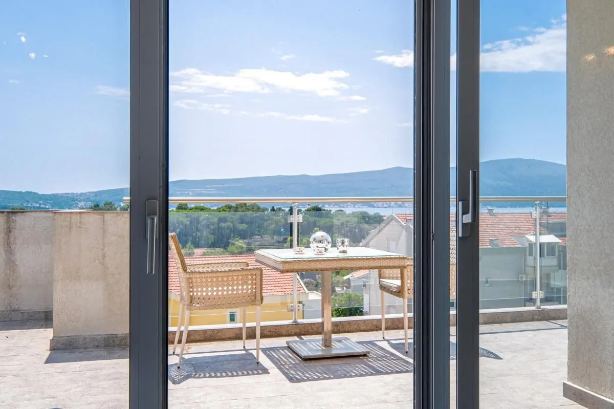 Prodaja, trosoban stan, 116m², Tivat, Crna Gora