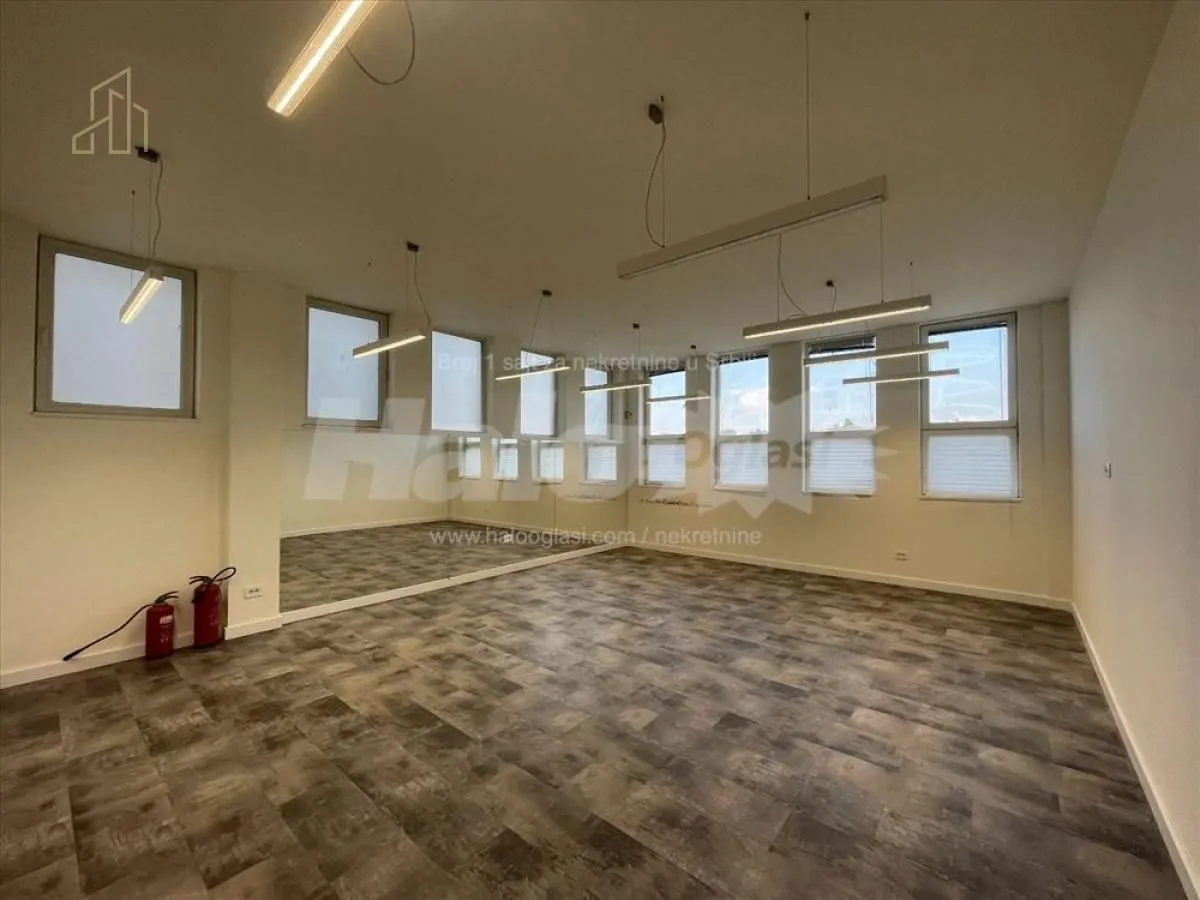 Rent, office space, 2000m², Voždovac Sve Podlokacije, Beograd