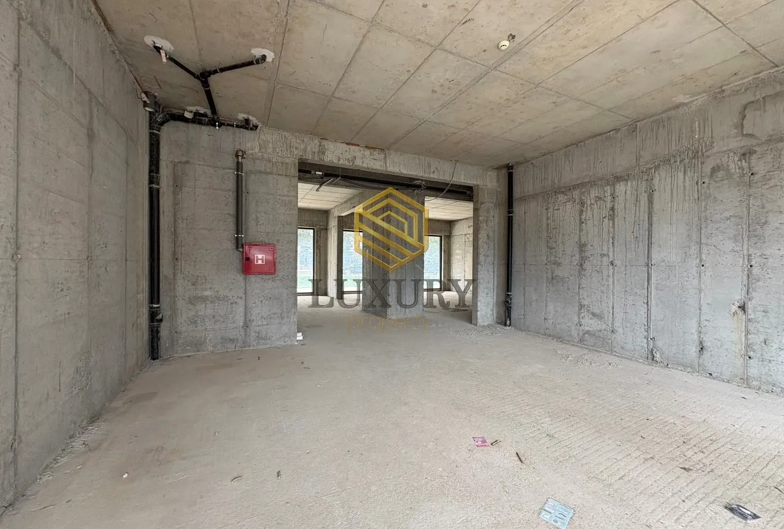 Izdavanje, poslovni prostor, 175m², City Kej, Podgorica
