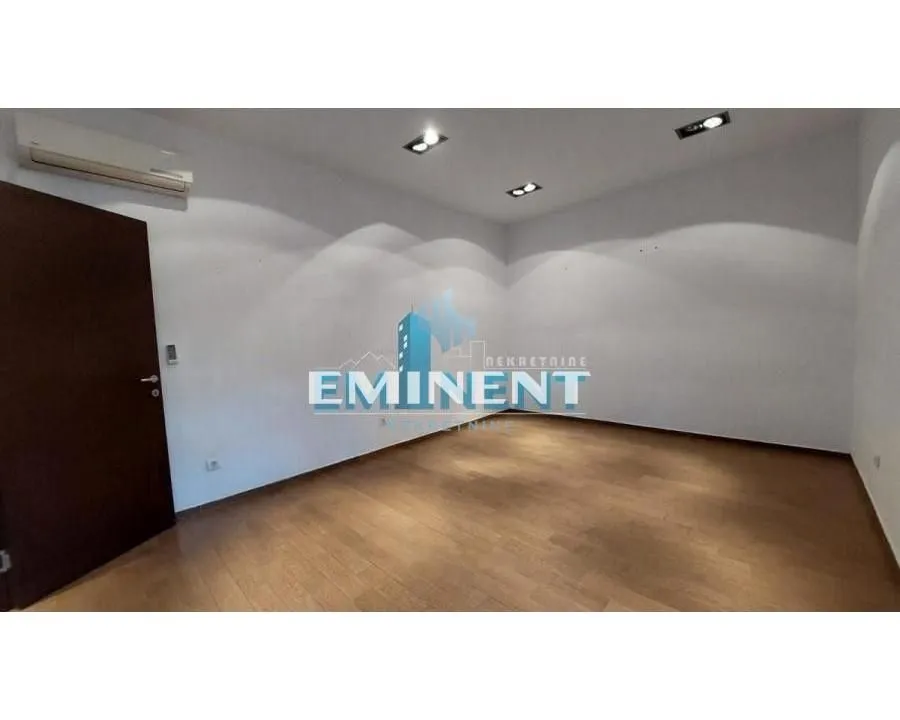 Sale, office space, 28m², Vračar Sve Podlokacije, Beograd