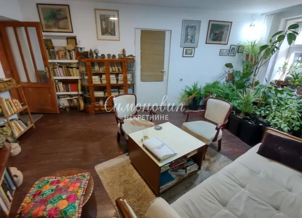 Prodaja, trosoban stan, 92m², Zemun Kej, Zemun Sve Podlokacije