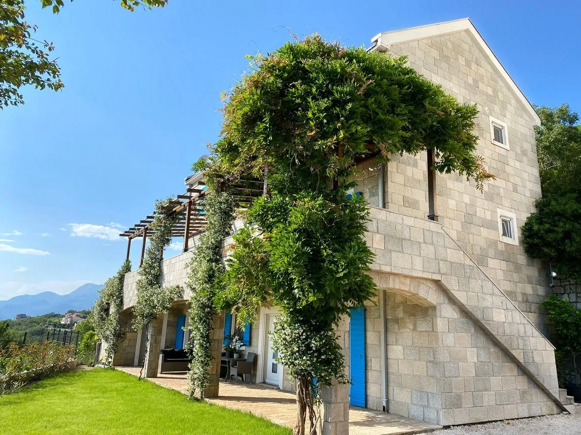 Sale, house, 250m², Blizikuće, Budva