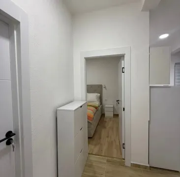 Rent, one bedroom apartment, 55m², Gradiošnica, Tivat - image 7