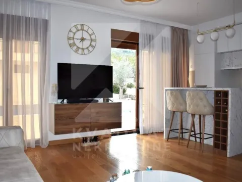 Izdavanje, jednosoban stan, 73m², Obala Đuraševića, Tivat - image 5