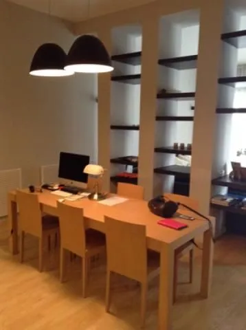 Izdavanje, trosoban stan, 110m², Savski Venac, Beograd