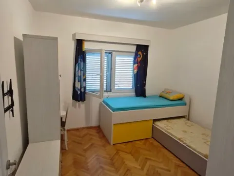 Izdavanje, dvosoban stan, 90m², Stari Aerodrom, Podgorica - image 7