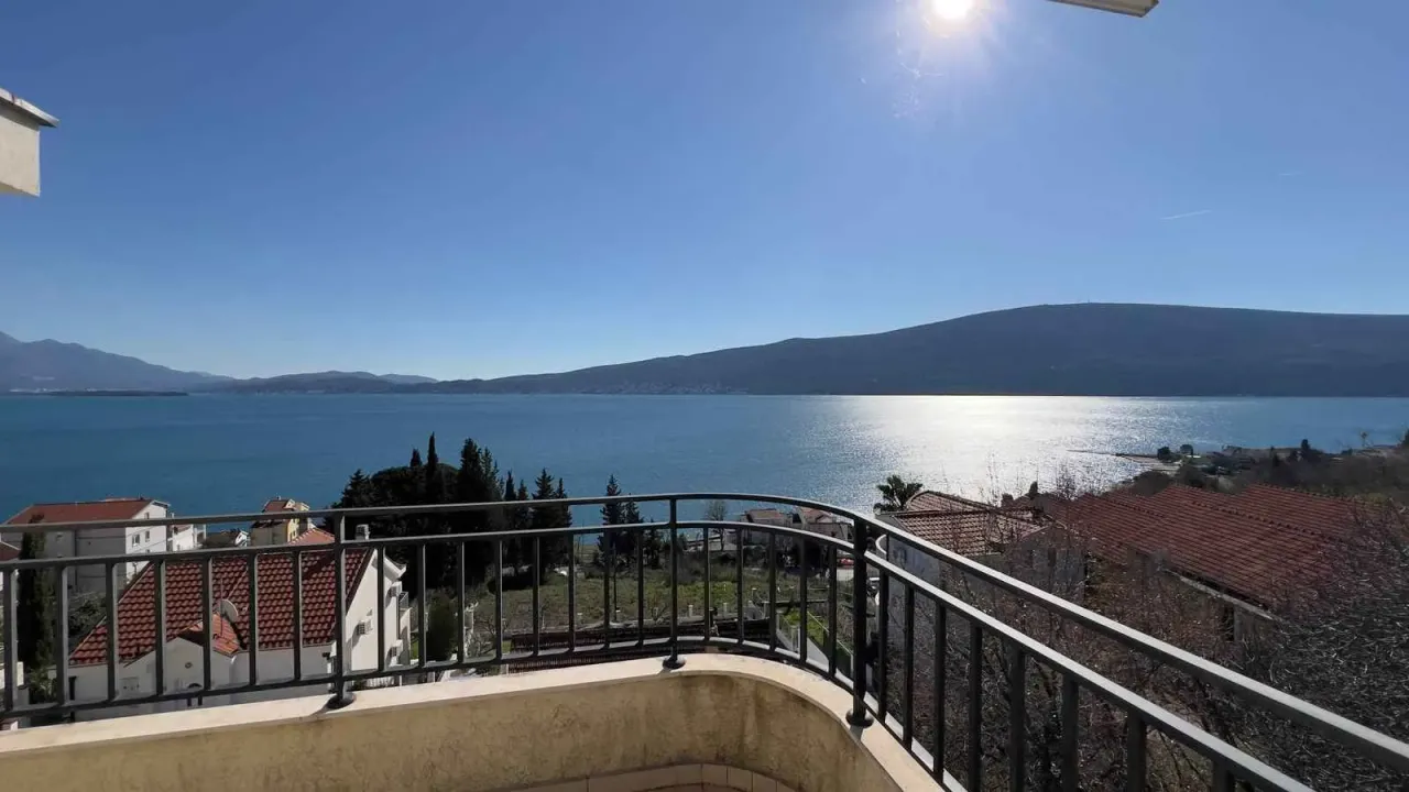 Sale, two bedroom apartment, 64m², Baošići, Herceg Novi