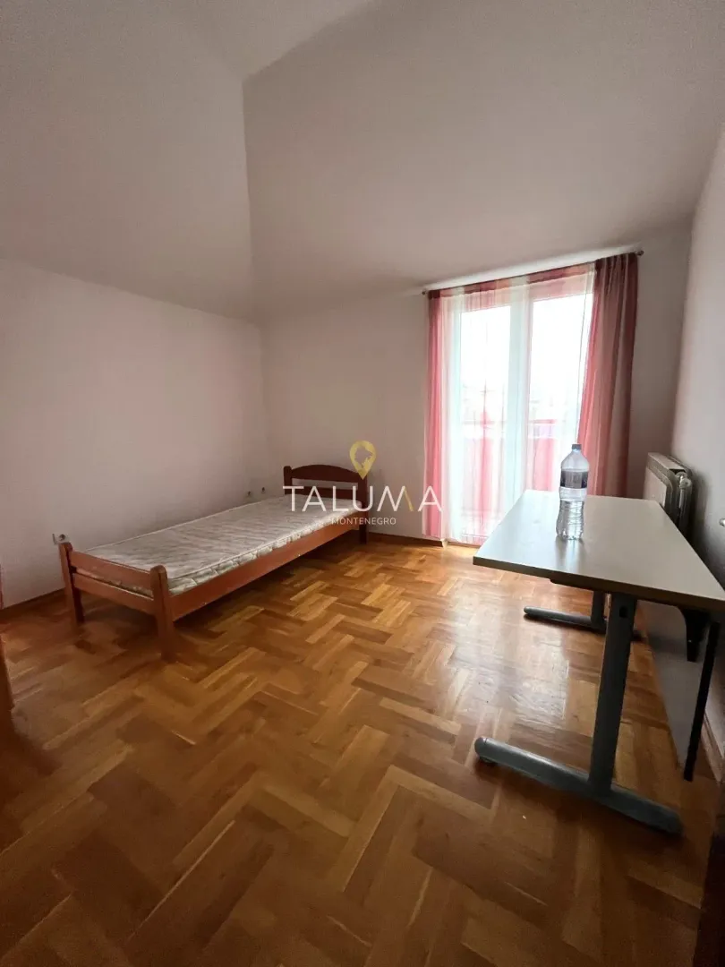 Rent, apartment, 150m², Stari Aerodrom, Podgorica