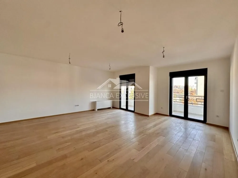 Sale, three bedroom apartment, 124m², Autokomanda, Voždovac Sve Podlokacije