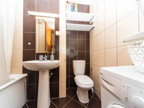 Izdavanje, jednosoban stan, 52m², City Kvart, Podgorica - image 9
