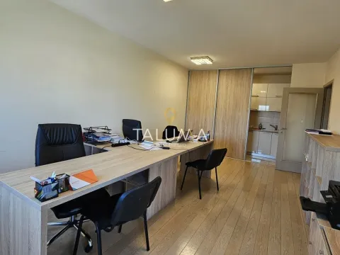 Prodaja, dvosoban stan, 68m², City Kvart, Podgorica - image 1