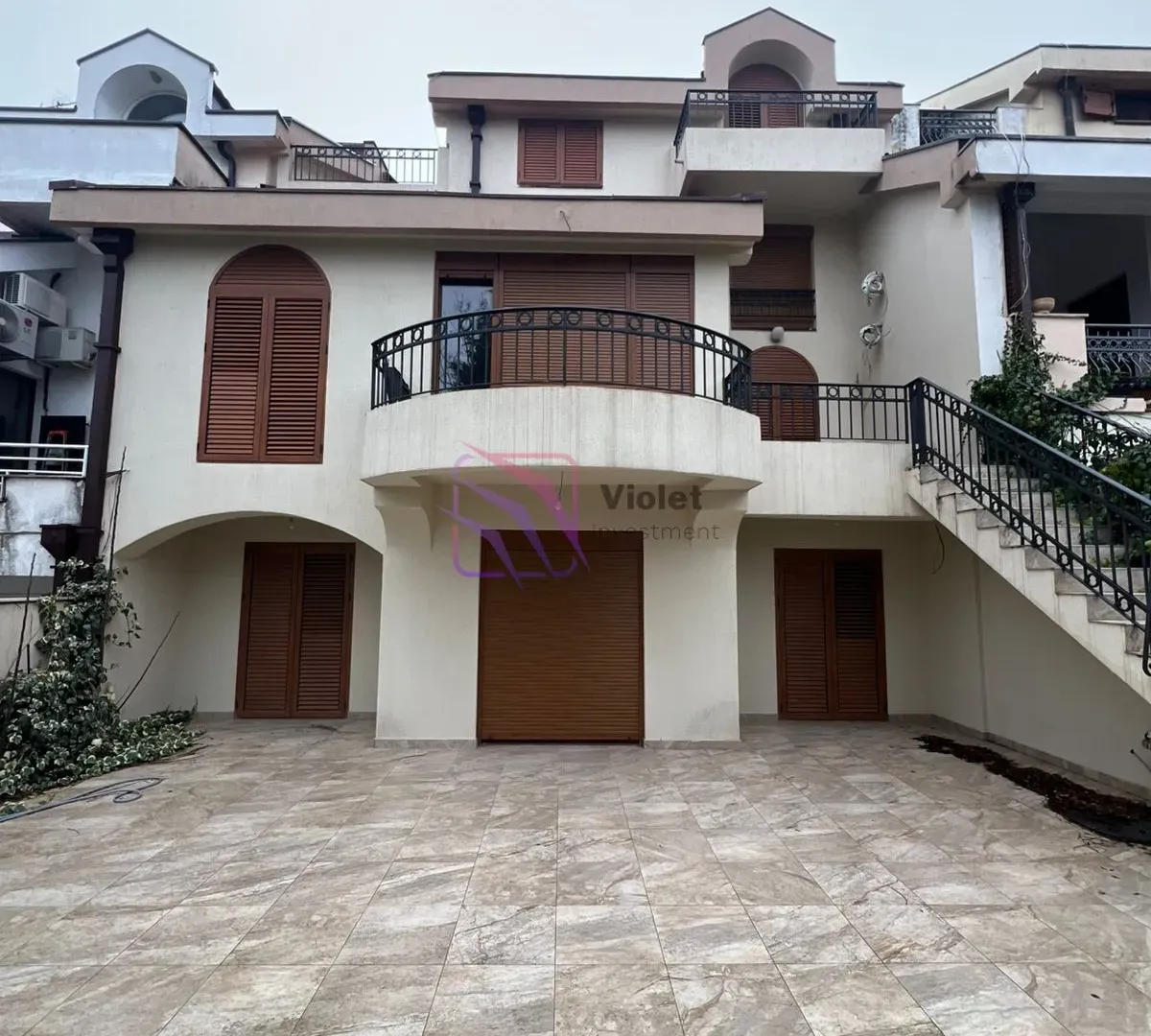 Prodaja, kuća, 400m², Gorica C, Podgorica