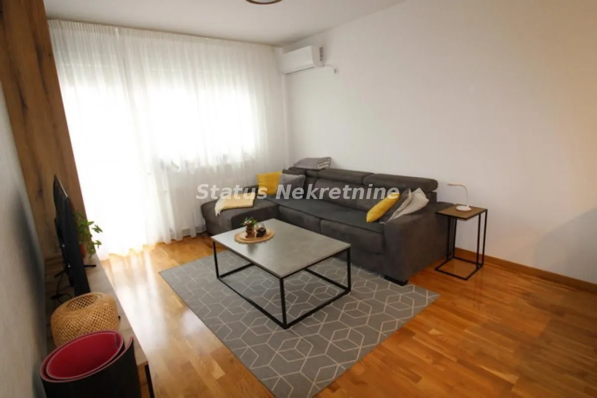 Prodaja, trosoban stan, 62m², Petrovaradin, Novi Sad