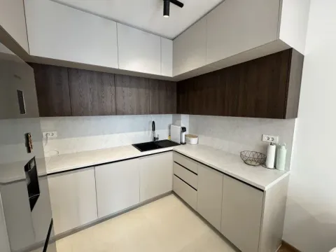 Prodaja, dvosoban stan, 69m², City Kvart, Podgorica - image 2