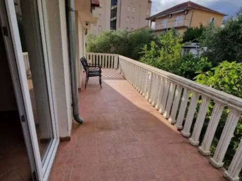 Izdavanje, dvosoban stan, 72m², Tivat, Crna Gora - image 6