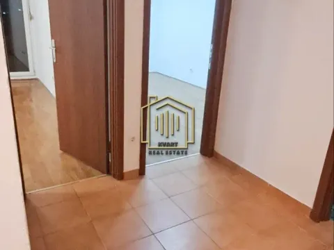 Prodaja, jednosoban stan, 45m², Stari Aerodrom, Podgorica - image 9