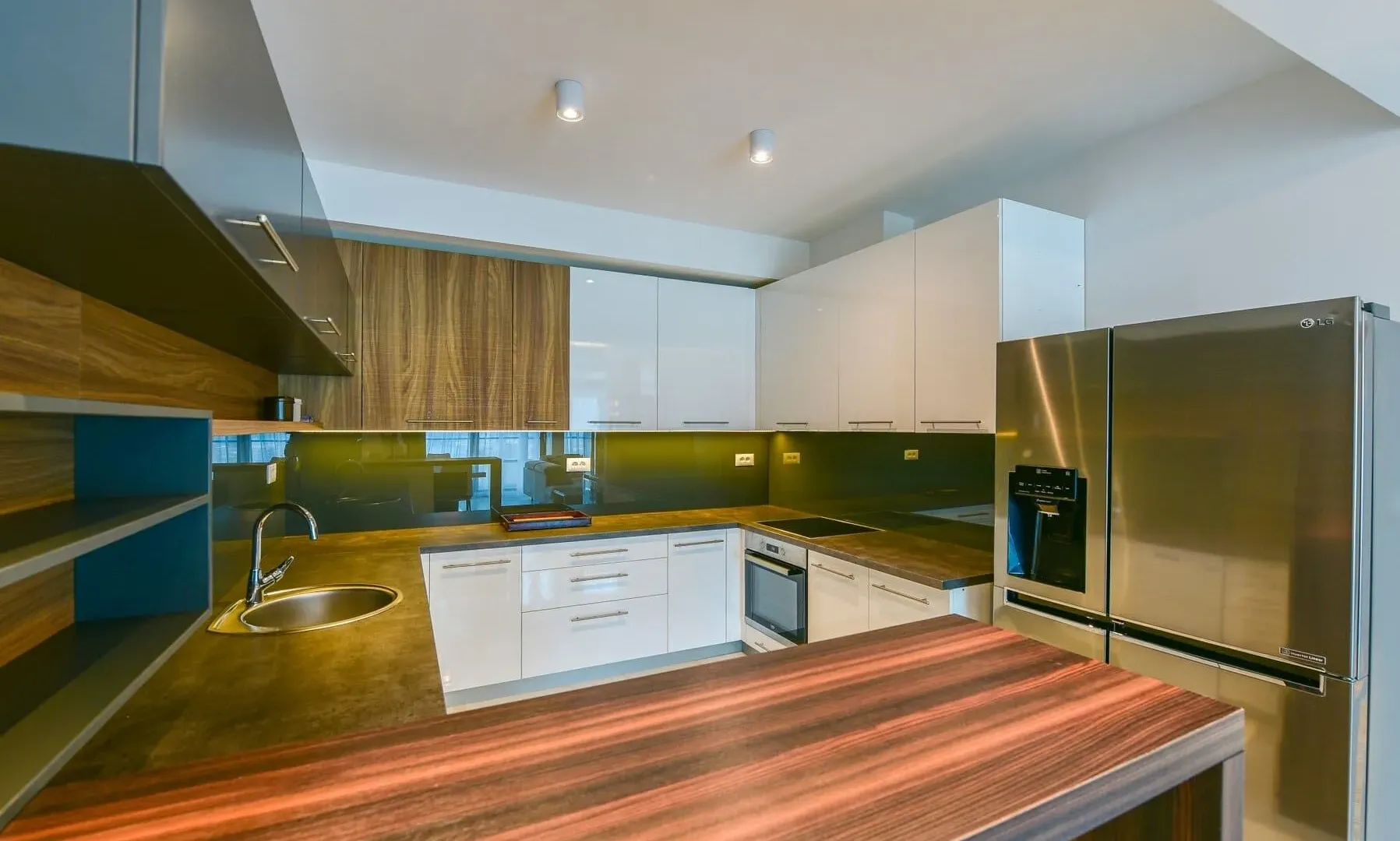 Sale, three bedroom apartment, 121m², Bečići, Budva