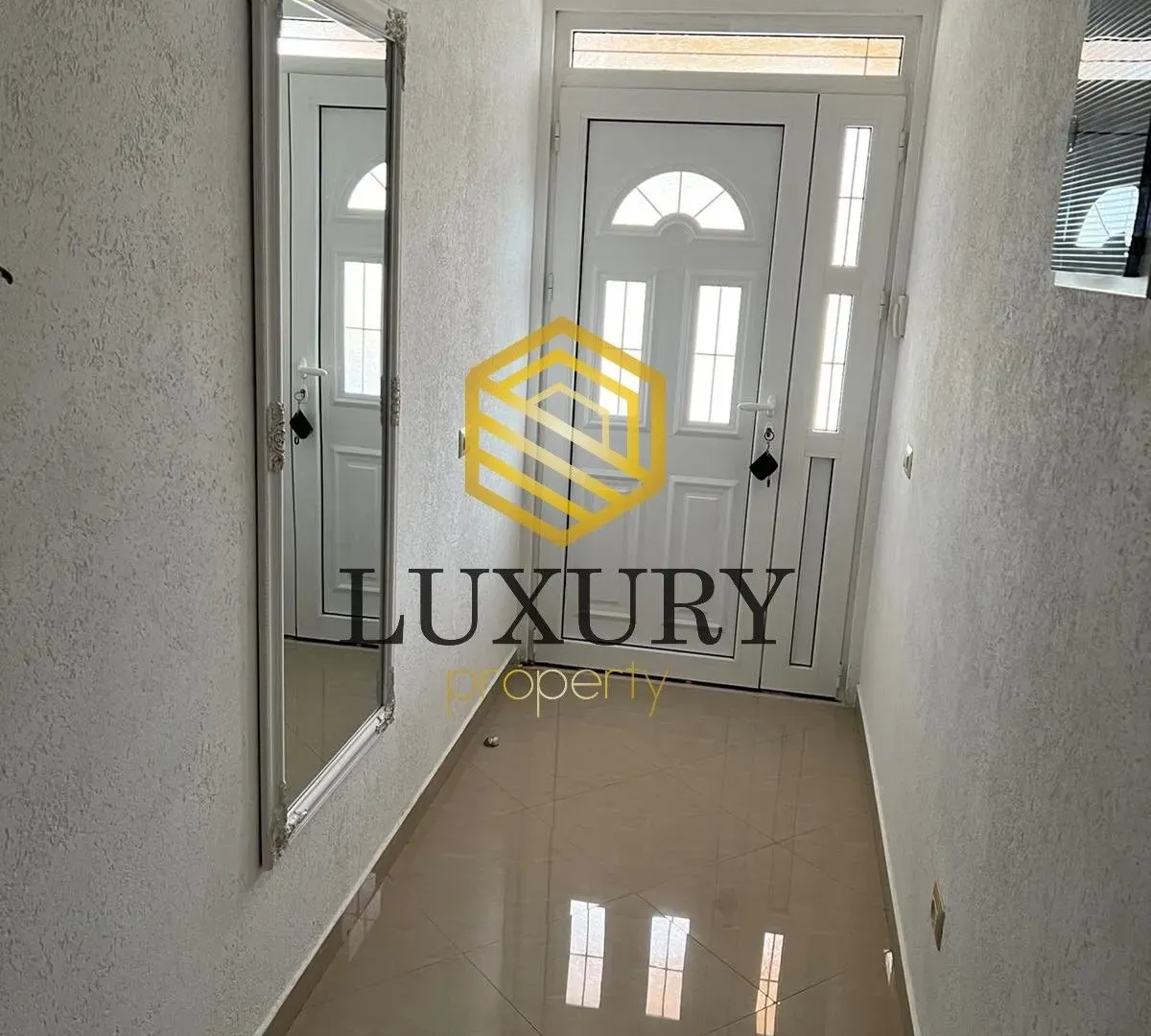 Izdavanje, kuća, 90m², Barutana, Podgorica