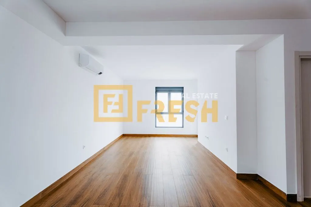 Rent, hospitality venue, 1600m², Budva, Crna Gora