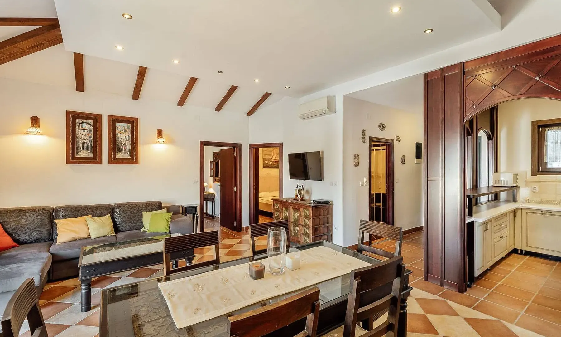 Prodaja, dvosoban stan, 92m², Kostanjica, Kotor