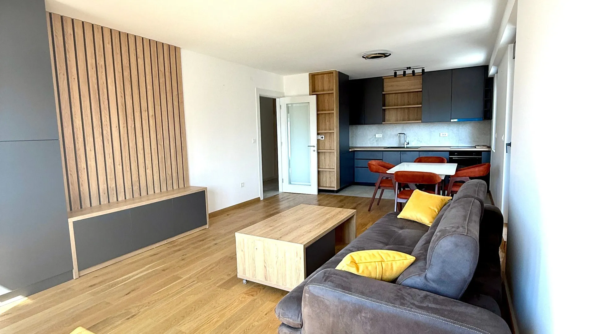 Prodaja, jednosoban stan, 56m², Tološi, Podgorica