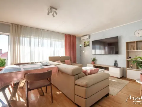 Prodaja, dvosoban stan, 110m², Centar, Tivat - image 3