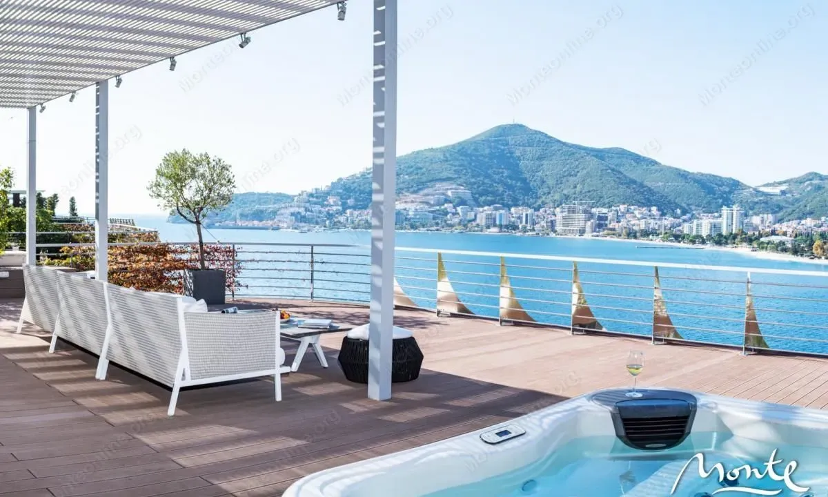 Prodaja, trosoban stan, 255m², Budva, Crna Gora