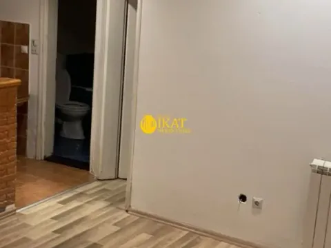 Izdavanje, trosoban stan, 45m², Gradska Bolnica, Zvezdara Sve Podlokacije - image 5