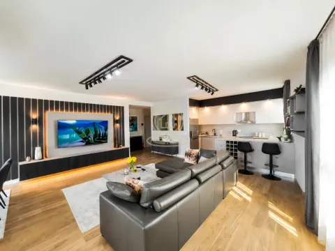 Sale, four bedroom apartment, 144m², Savski Venac, Beograd - image 2