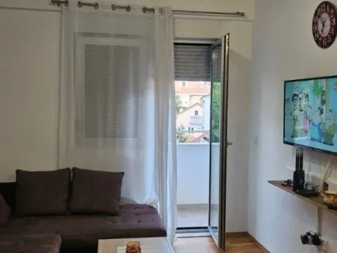 Rent, two bedroom apartment, 40m², Podkošljun, Budva - image 3