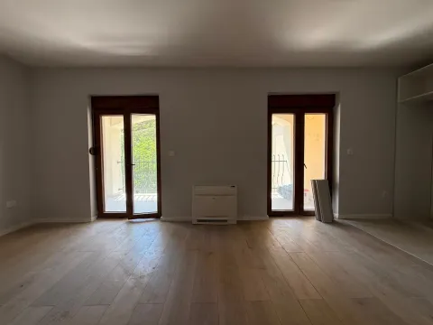 Sale, one bedroom apartment, 53m², Bečići, Budva - image 10