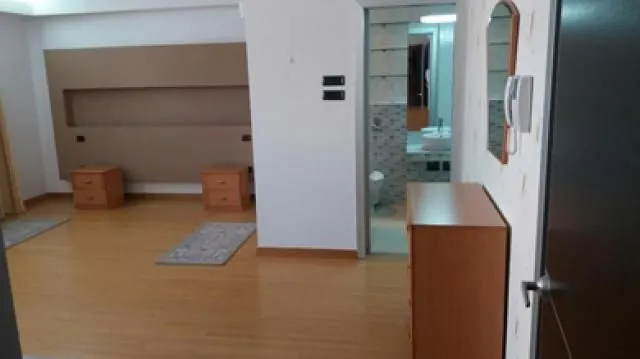 Izdavanje, četvorosoban stan, 180m², Vračar Sve Podlokacije, Beograd