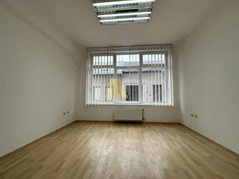 Rent, office space, 237m², Centar, Novi Sad - image 10