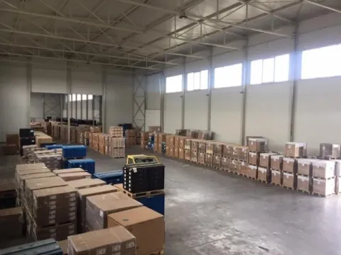 Izdavanje, poslovni prostor, 300m², Zemun Ugrinovci, Zemun Sve Podlokacije - image 9