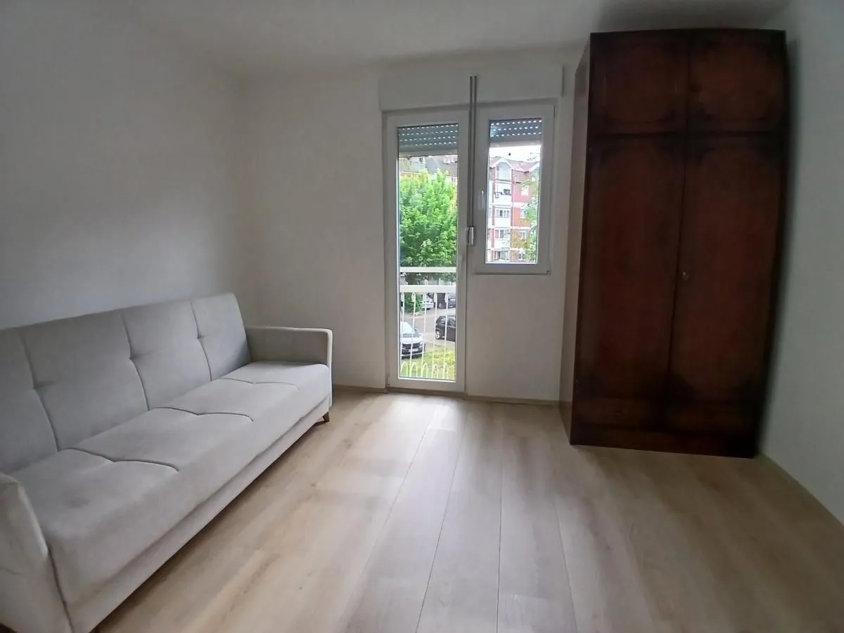 Izdavanje, dvosoban stan, 58m², Vašarište, Jagodina