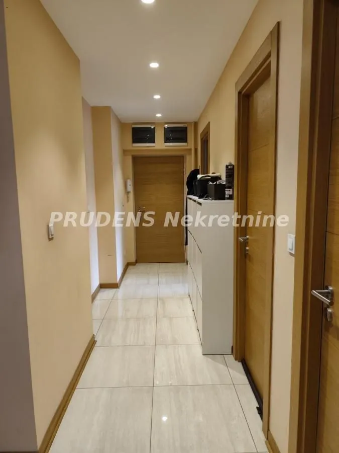 Prodaja, dvosoban stan, 62m², Savski Venac, Beograd