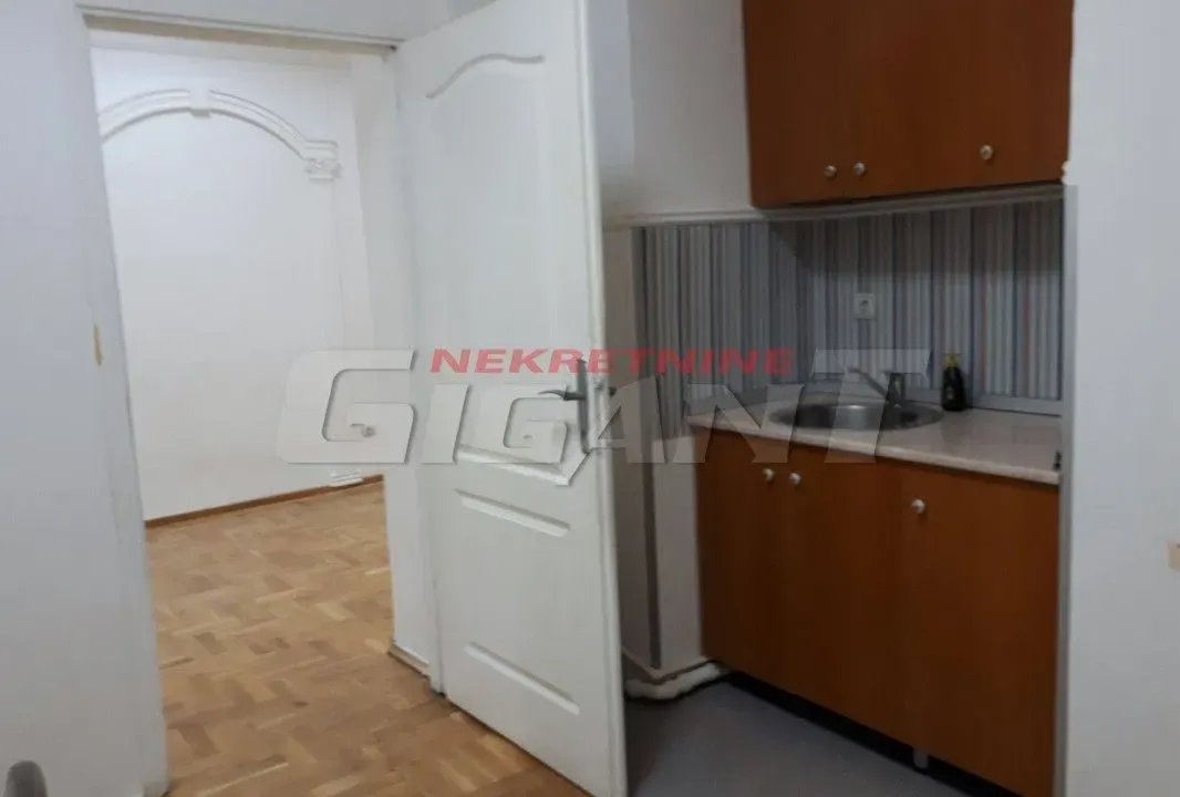 Izdavanje, poslovni prostor, 54m², Stari Grad, Beograd