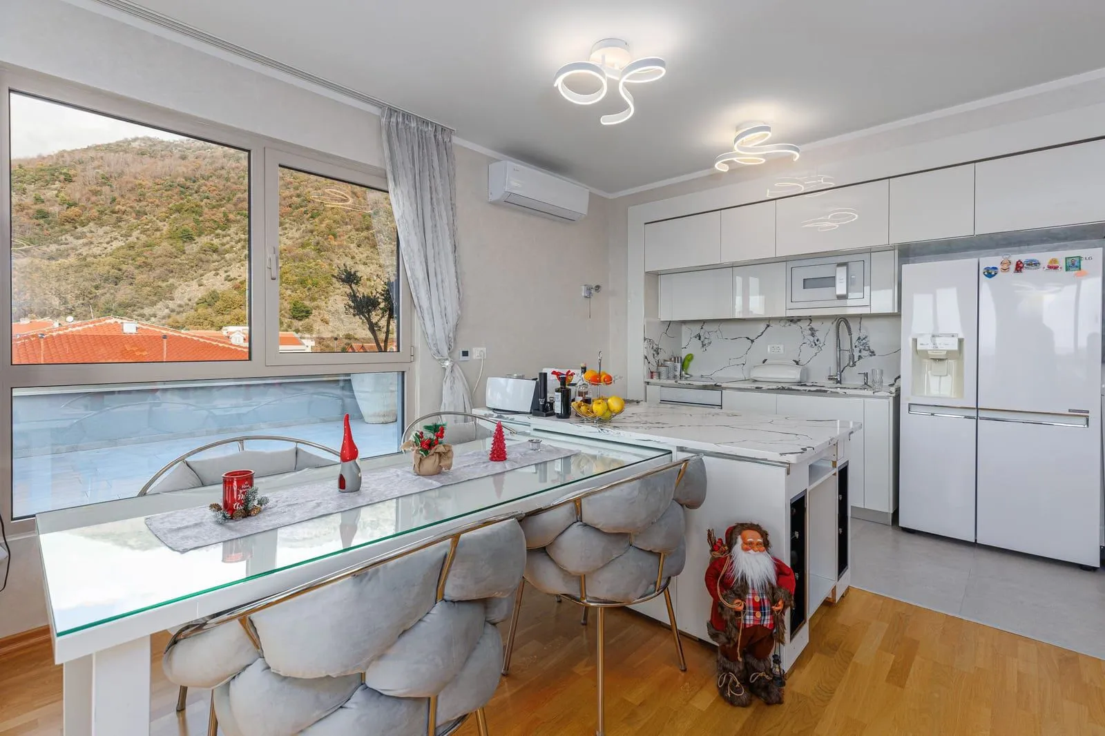Sale, three bedroom apartment, 104m², Bečići, Budva