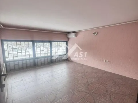 Izdavanje, poslovni prostor, 50m², Detelinara, Novi Sad Sve Podlokacije - image 2