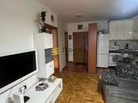 Izdavanje, jednosoban stan, 40m², Bulevar Evrope, Novi Sad Sve Podlokacije - image 4