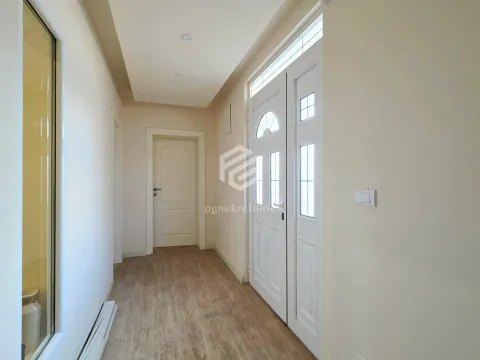 Izdavanje, trosoban stan, 120m², Konik, Podgorica - image 18