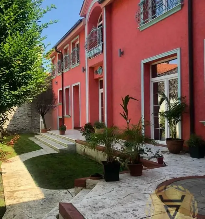 Rent, house, 500m², Centar, Pančevo
