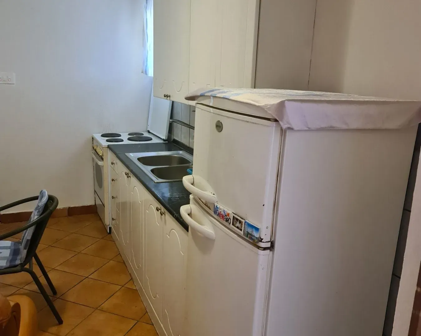 Rent, studio apartment, 40m², Tološi, Podgorica