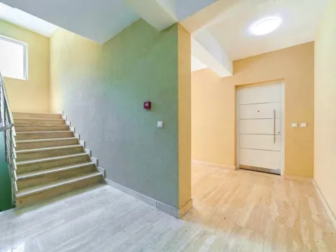 Prodaja, stan, 150m², Kotor, Crna Gora - image 10