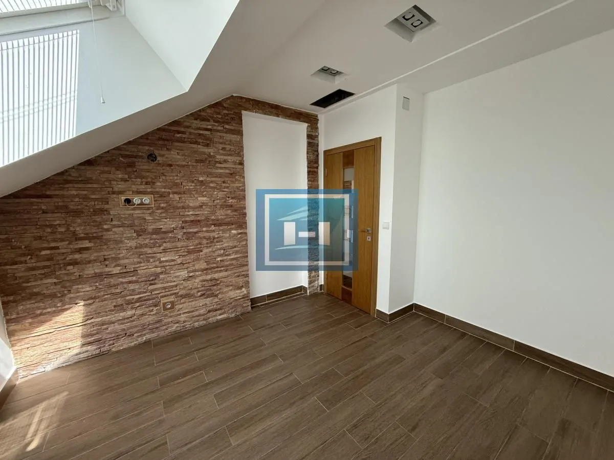 Prodaja, jednosoban stan, 77m², Vašarište, Jagodina