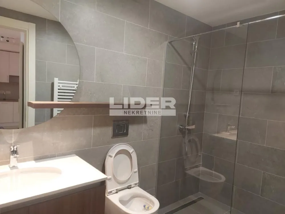 Izdavanje, dvosoban stan, 59m², Savski Venac, Beograd
